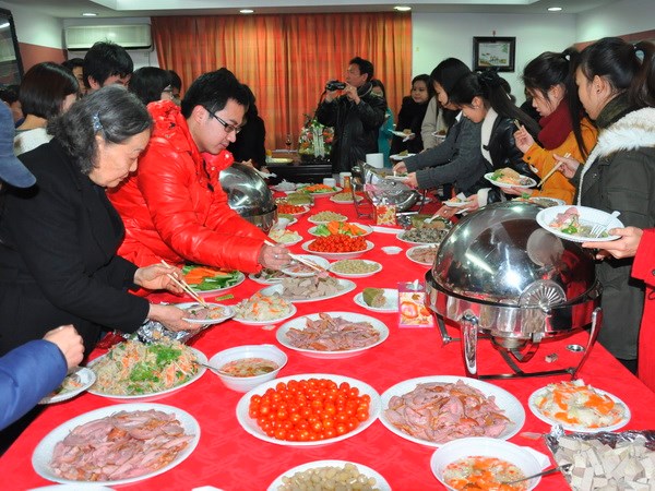Overseas Vietnamese welcome Lunar New Year of the Horse